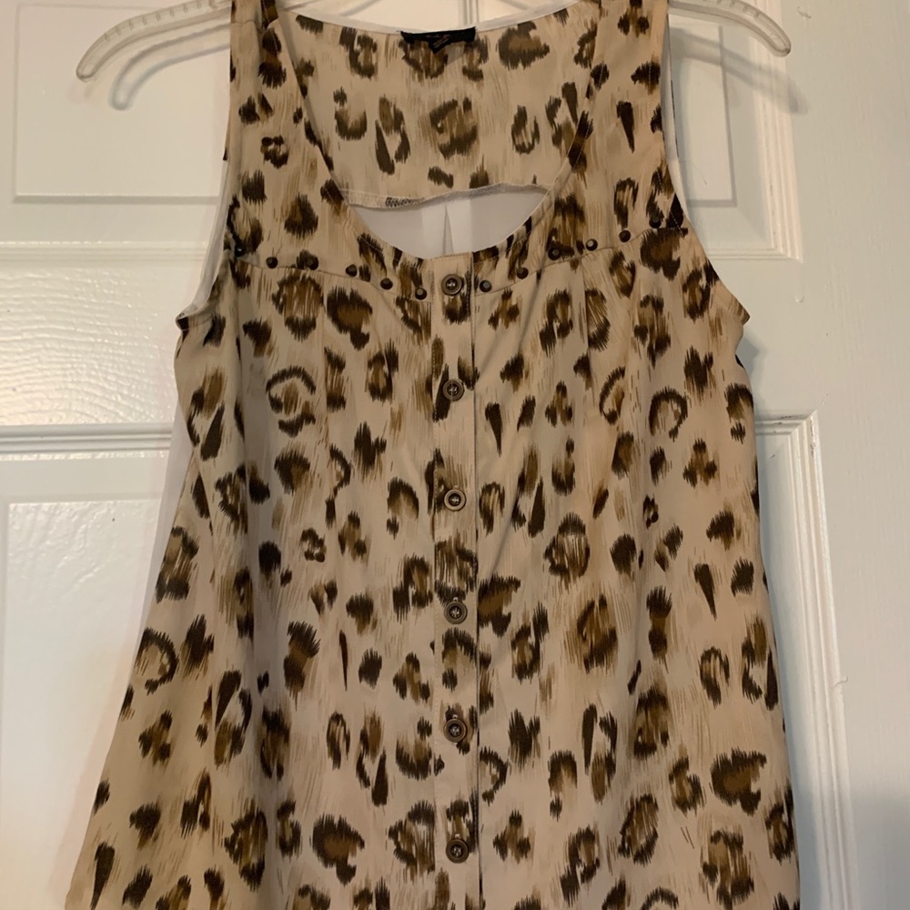 Animal Print blouse. Pre owned. Size small